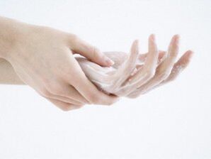 Rexuvenecemento da pel das mans na casa